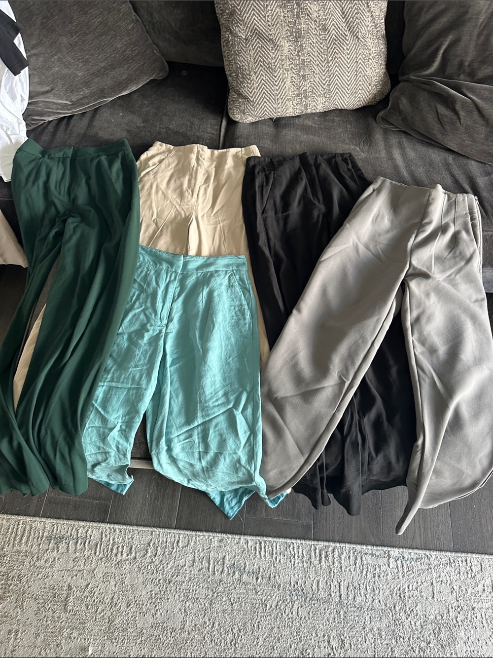 DYNAMITE Lot of Five Women’s Pants in Green, Cream, Black, Gray, and Aqua